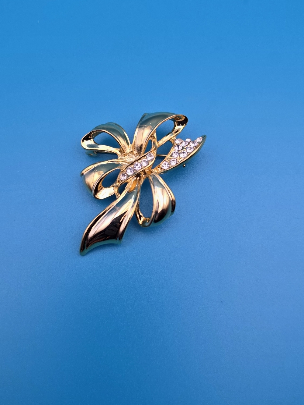 Vintage Gold-Tone And Rhinestone Ribbon Bow Brooch